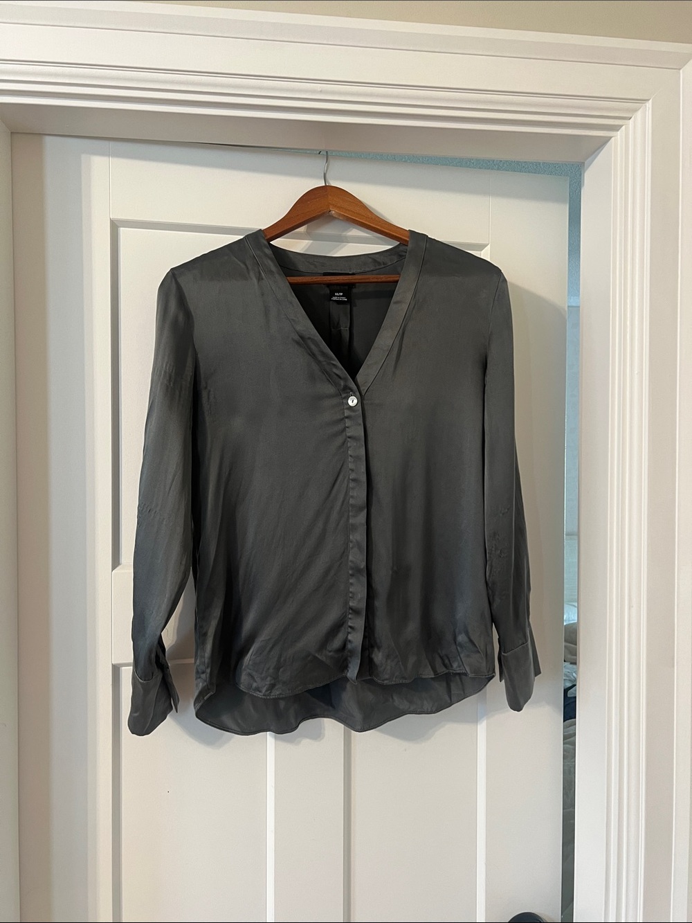 Club Monaco Gray V-Neck Button-Front Silk Blouse